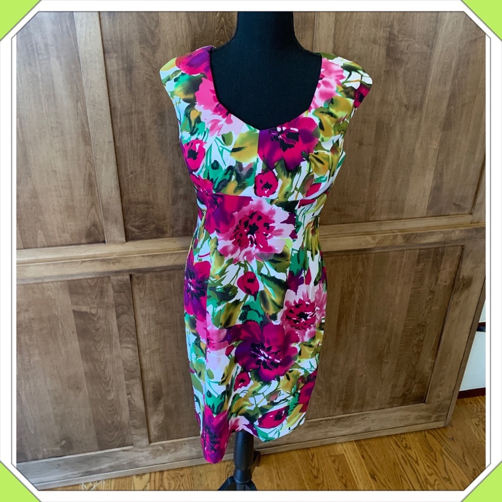 3/$30 Ronni Nicole floral dress 6